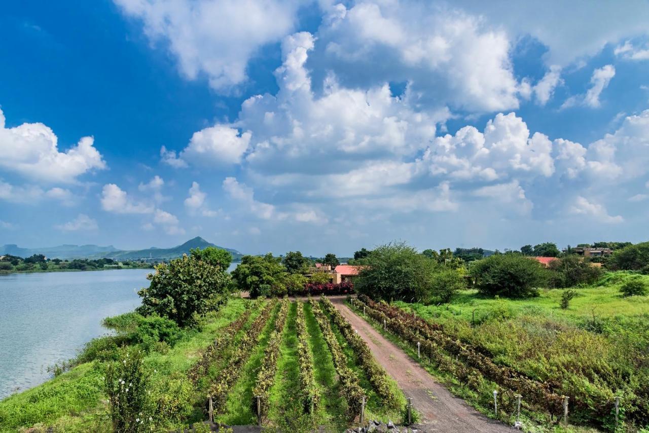 Saffronstays Rose Vineyard By The Lake, Насик Экстерьер фото